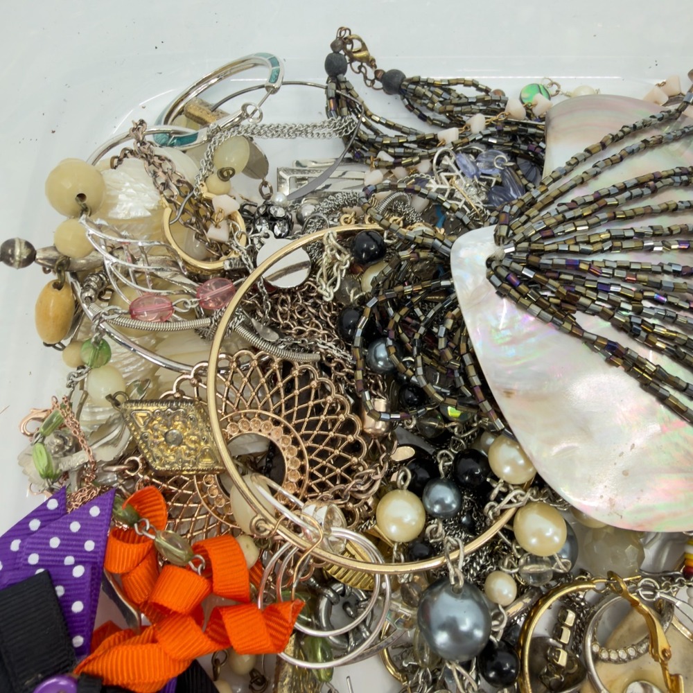 Craft Beading Jewelry Lot Mixed Costume Pieces DIY Upcycle Repair Supplies - Picture 9 of 16